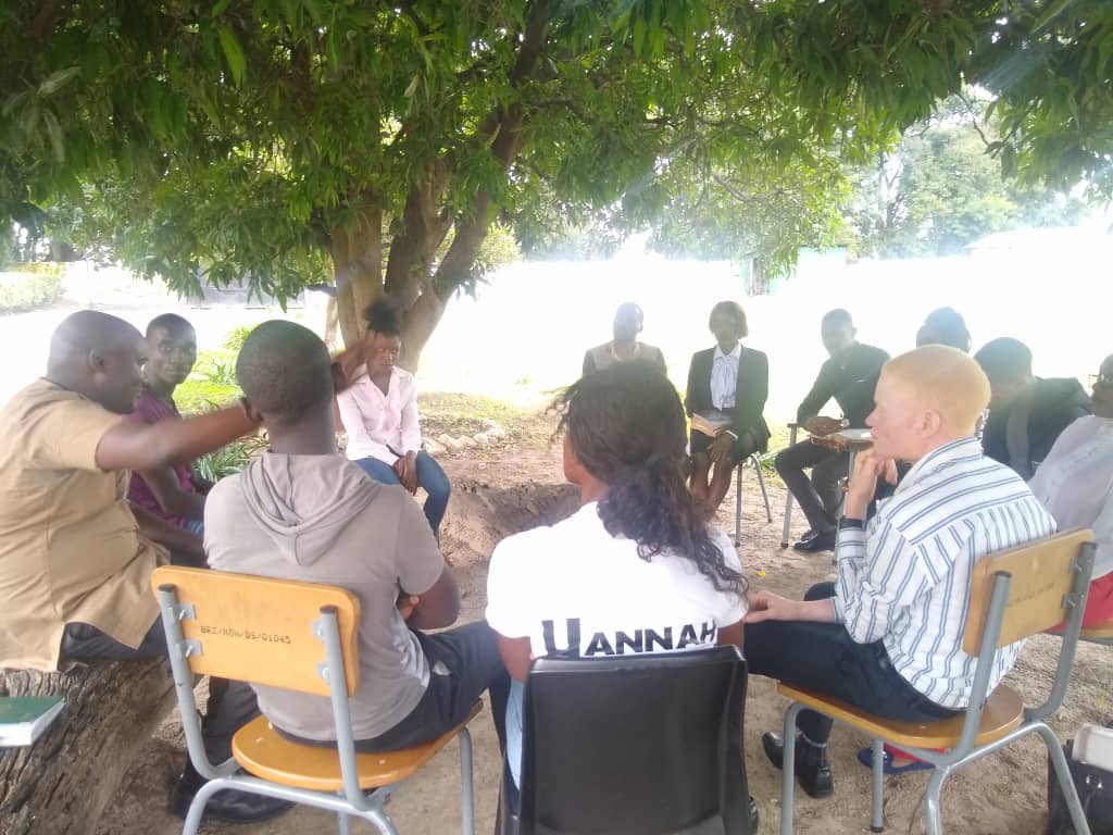 Fournaise ardente et priorités puissantes