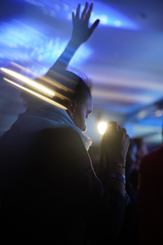 conferencia, alabanza, alegría, estudiantes