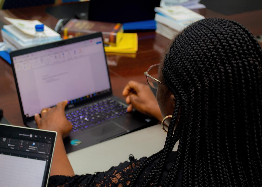 student, laptop, e-course, e-learning, digital age